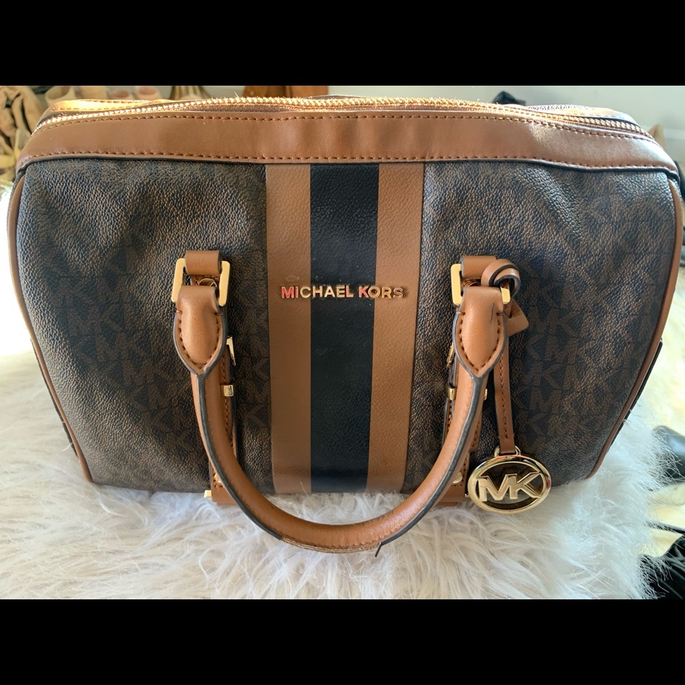 Micheal Kors Purse